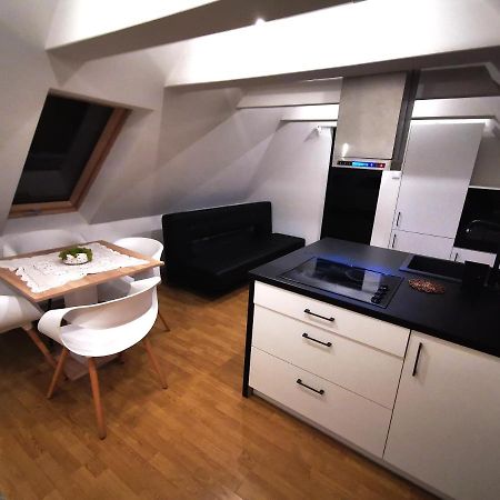 Chillout Apart In The Attic Apartment Lwowek Slaski Luaran gambar